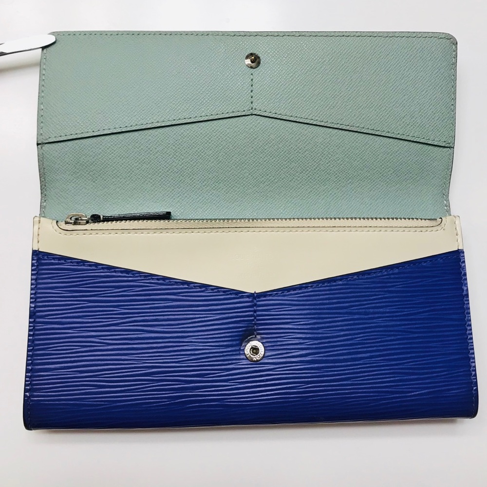 LOUIS VUITTON Electric Epi Tri-Color Flore Wallet - Picture 4 of 13